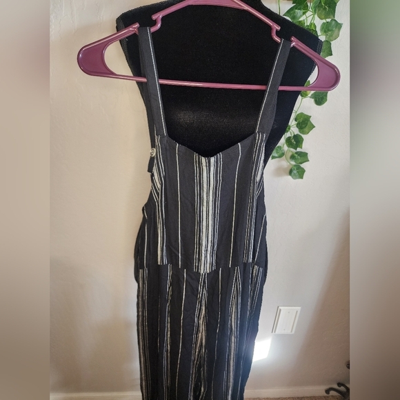 Hollister Black Pinstripe Button Up Jumpsuit Tank Size XS - Picture 8 of 9